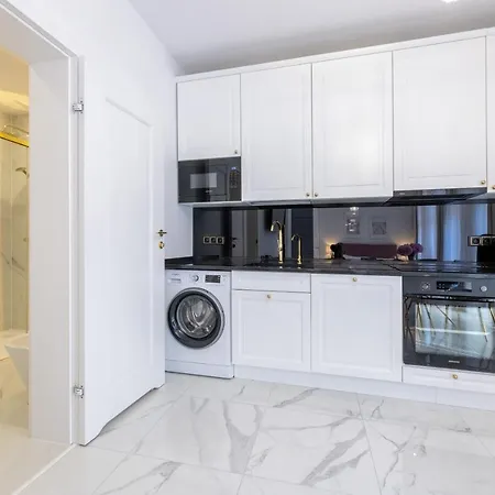 White House Rozowy 2a شقة أوستكا